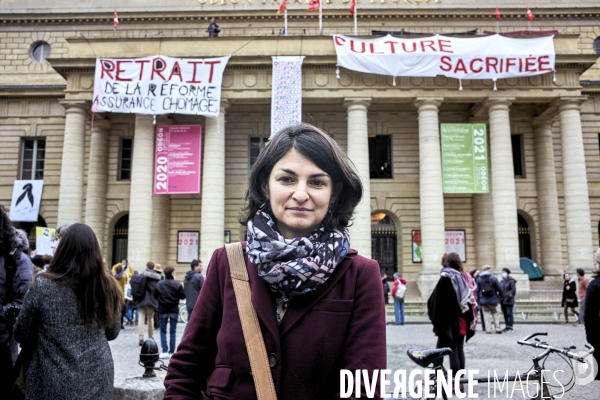 Devant le théatre de l Odeon occupé