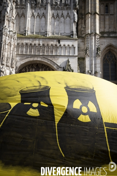 Rassemblement contre le nucléaire en présence d Eric Piolle et Julien Bayou à Rouen