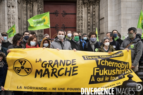 Rassemblement contre le nucléaire en présence d Eric Piolle et Julien Bayou à Rouen