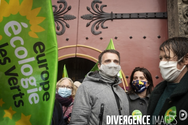 Rassemblement contre le nucléaire en présence d Eric Piolle et Julien Bayou à Rouen