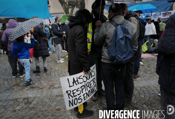 Manifestation contre le port du masque à l école