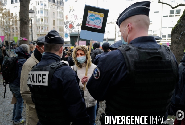 Manifestation contre le port du masque à l école