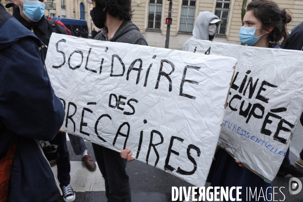 Manifestation des jeunes  pour ne pas etre la generation sacrifiee 