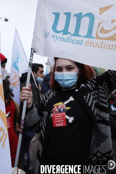 Manifestation des jeunes  pour ne pas etre la generation sacrifiee 