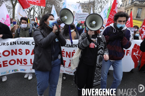 Manifestation des jeunes  pour ne pas etre la generation sacrifiee 