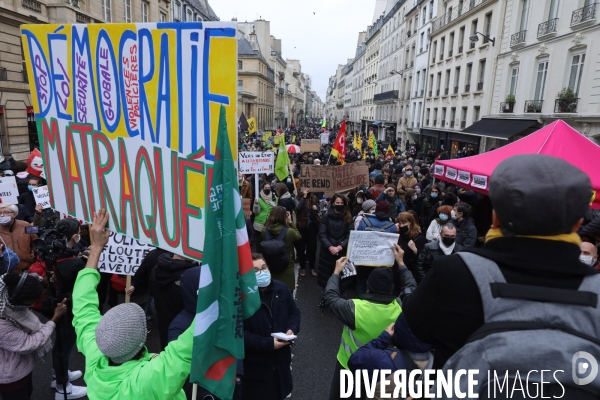 Manifestation contre la loi securite globale devant le Senat