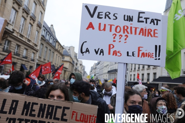 Manifestation contre la loi securite globale devant le Senat