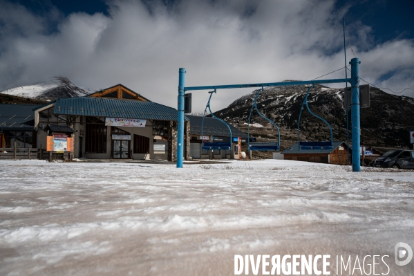 Pyrenees : Stations de ski fermees