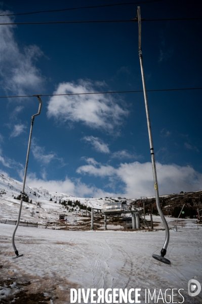 Pyrenees : Stations de ski fermees