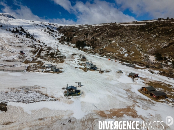 Pyrenees : Stations de ski fermees