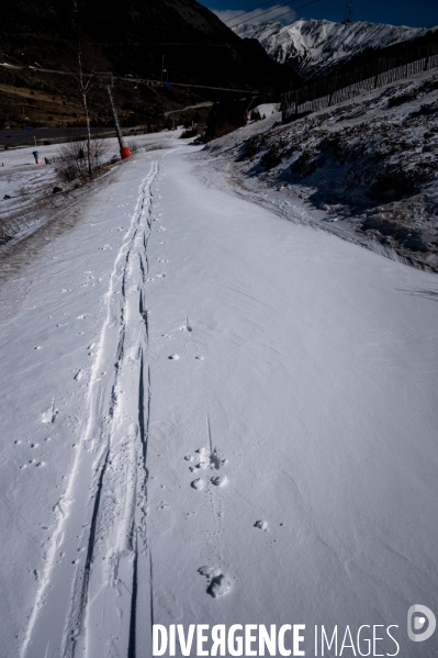 Pyrenees : Stations de ski fermees