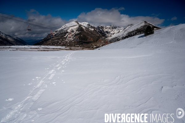 Pyrenees : Stations de ski fermees