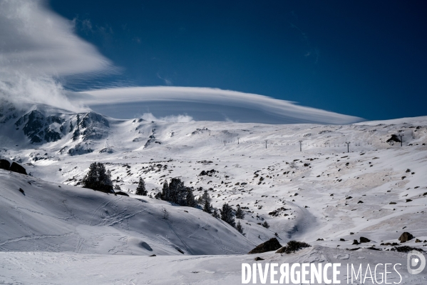 Pyrenees : Stations de ski fermees