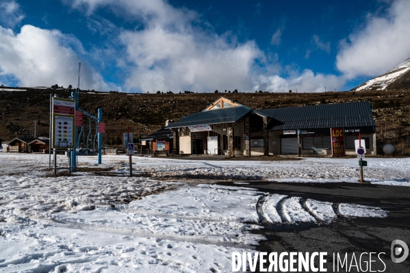 Pyrenees : Stations de ski fermees