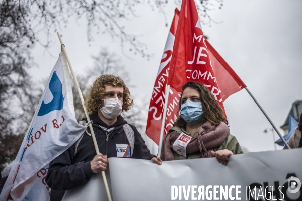 Manifestation a Paris des etudiants contre la precarite.