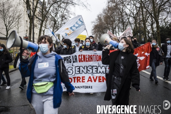 Manifestation a Paris des etudiants contre la precarite.