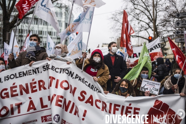 Manifestation a Paris des etudiants contre la precarite.