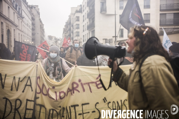 Manifestation a Paris des etudiants contre la precarite.