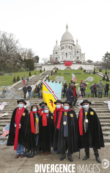 50 silhouettes de communards au sacre coeur pour commemorer le premier jour de la commune