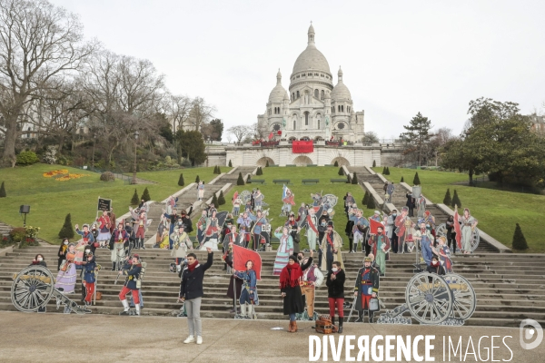 50 silhouettes de communards au sacre coeur pour commemorer le premier jour de la commune