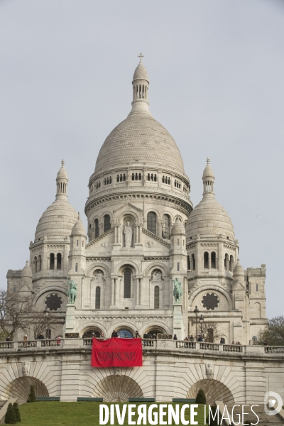 50 silhouettes de communards au sacre coeur pour commemorer le premier jour de la commune