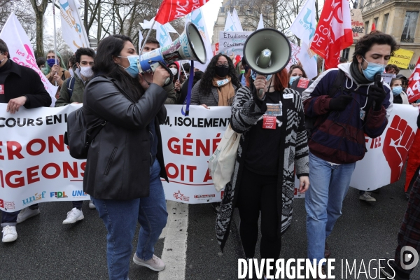 Manifestation des jeunes  pour ne pas etre la generation sacrifiee 