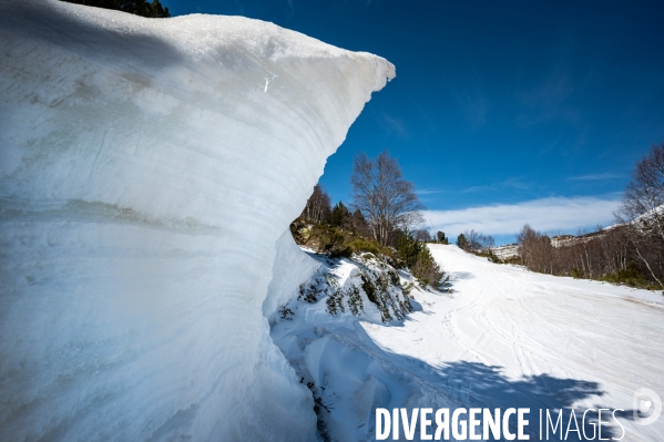 Pyrenees : Stations de ski fermees