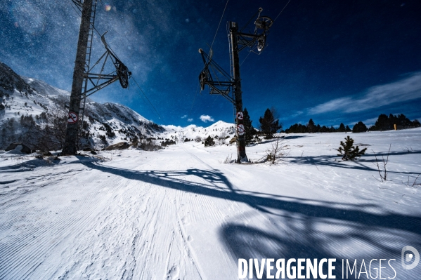 Pyrenees : Stations de ski fermees