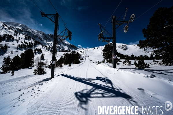 Pyrenees : Stations de ski fermees