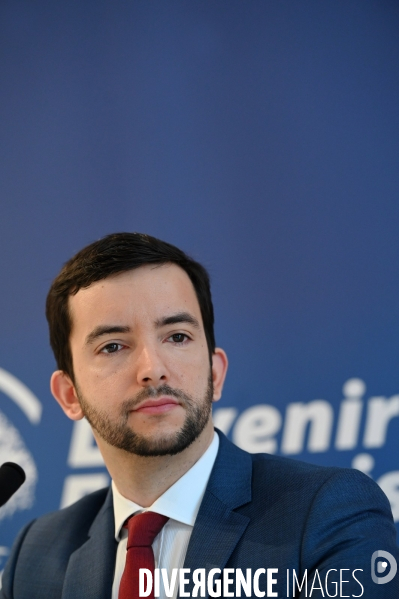 Conférence de presse de Jean Philippe Tanguy et Marine Le Pen pour le lancement de L Avenir Français