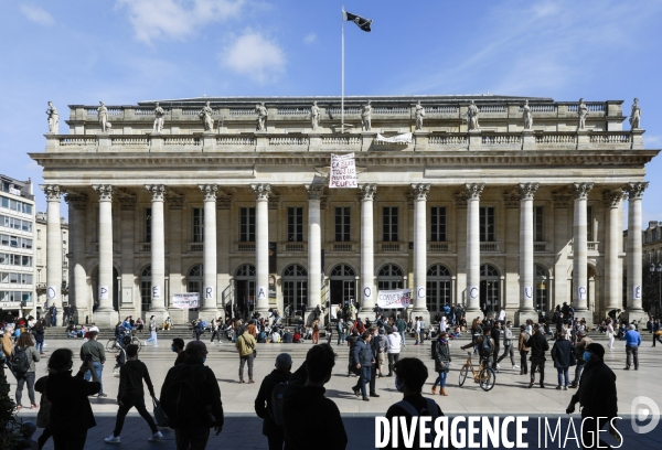 L opéra de Bordeaux occupé par la CIP