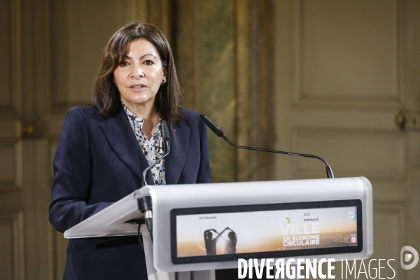 93e bureau de l AIMF (Association Internationale des maires francophones) avec anne HIDALGO et Pierre HURMIC