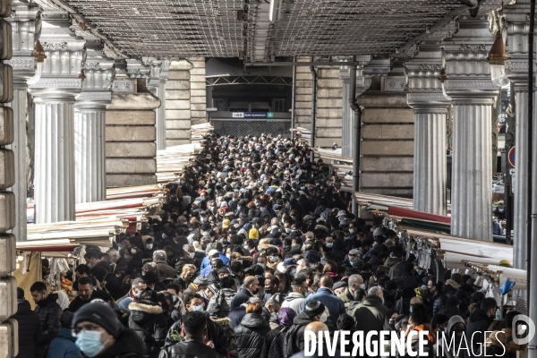 Marché Barbès lors du Troisième confinement