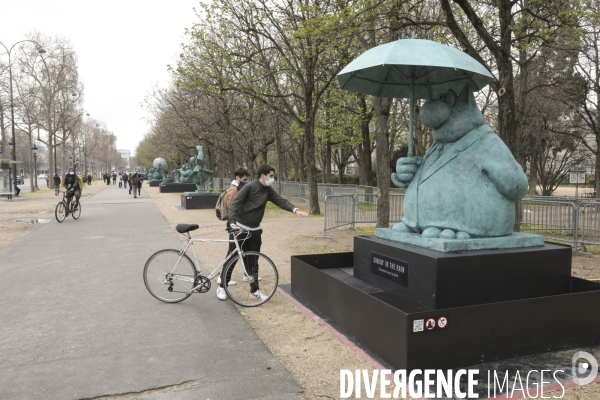 Le chat de geluck sur les champs elysees