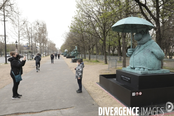 Le chat de geluck sur les champs elysees
