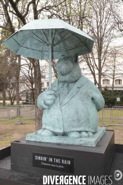 Le chat de geluck sur les champs elysees