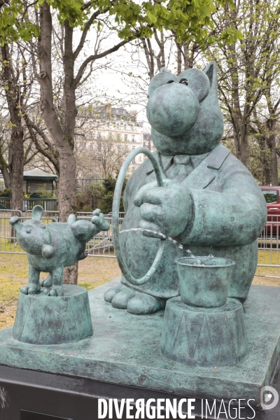 Le chat de geluck sur les champs elysees