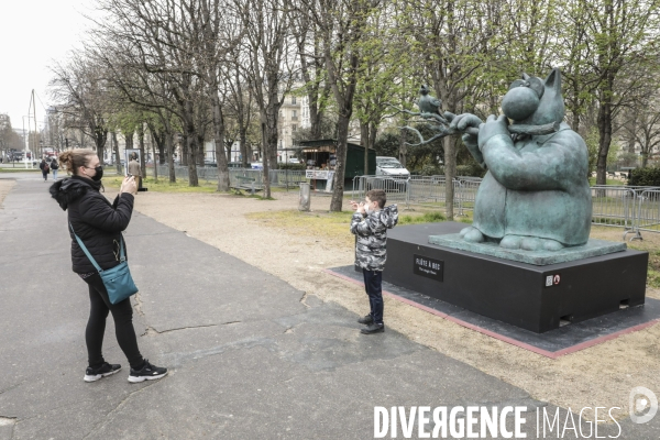 Le chat de geluck sur les champs elysees