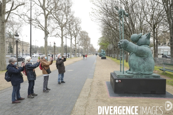 Le chat de geluck sur les champs elysees