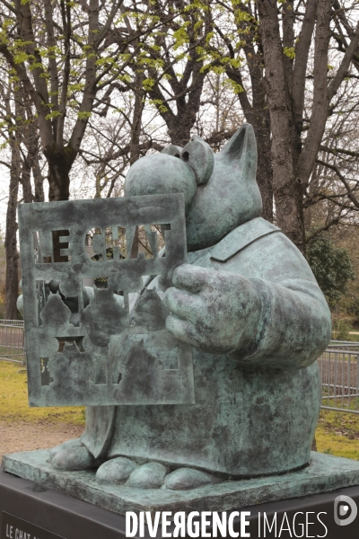 Le chat de geluck sur les champs elysees