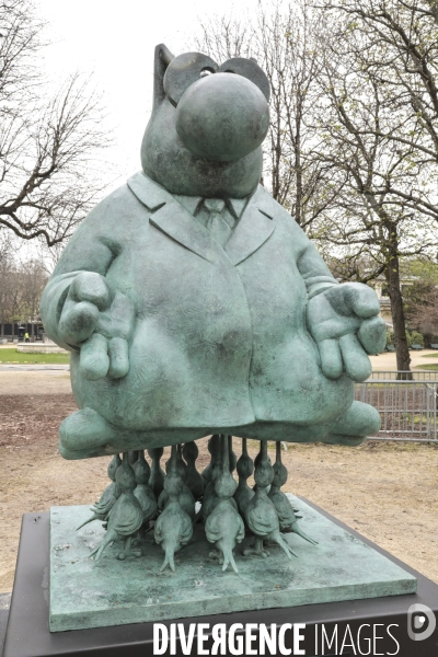 Le chat de geluck sur les champs elysees
