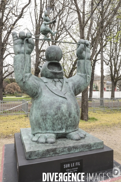 Le chat de geluck sur les champs elysees