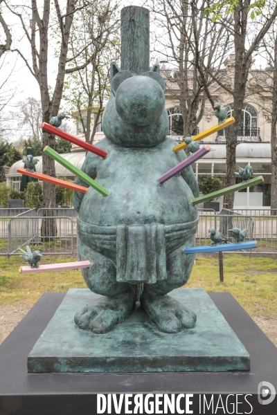 Le chat de geluck sur les champs elysees