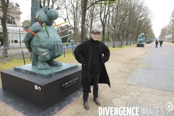 Le chat de geluck sur les champs elysees