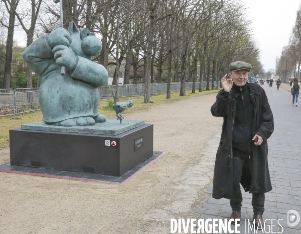 Le chat de geluck sur les champs elysees