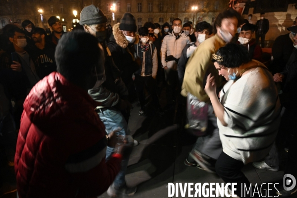 Installation d un camp de réfugiers Place de la République. Refugees camp on Place de la République, Paris.