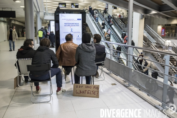 Action contre la publicité à Gare du Nord