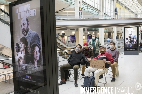 Action contre la publicité à Gare du Nord