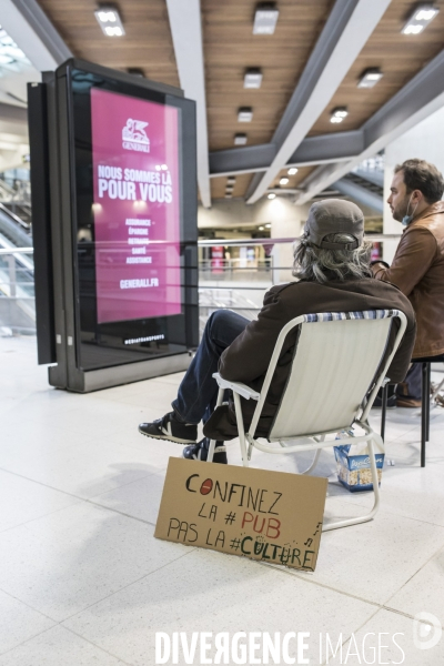 Action contre la publicité à Gare du Nord