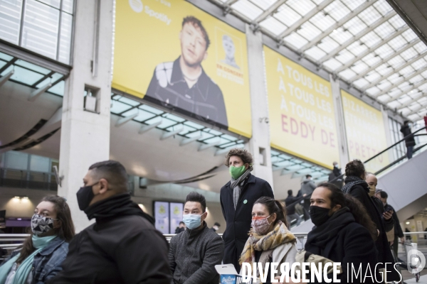 Action contre la publicité à Gare du Nord